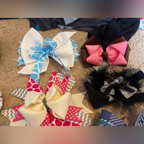 Assorted Bows - Picture 4 of 7